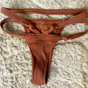 Minimale Animale bikini bottom size small